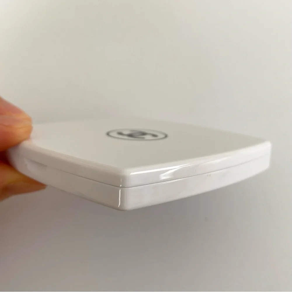 Brand New Chanel White Plastic Makeup Mirror Duo - Picture 4 of 7